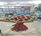 گلفروشی نیلوفر آبی - دسته گل رز و ژیپسوفیلا